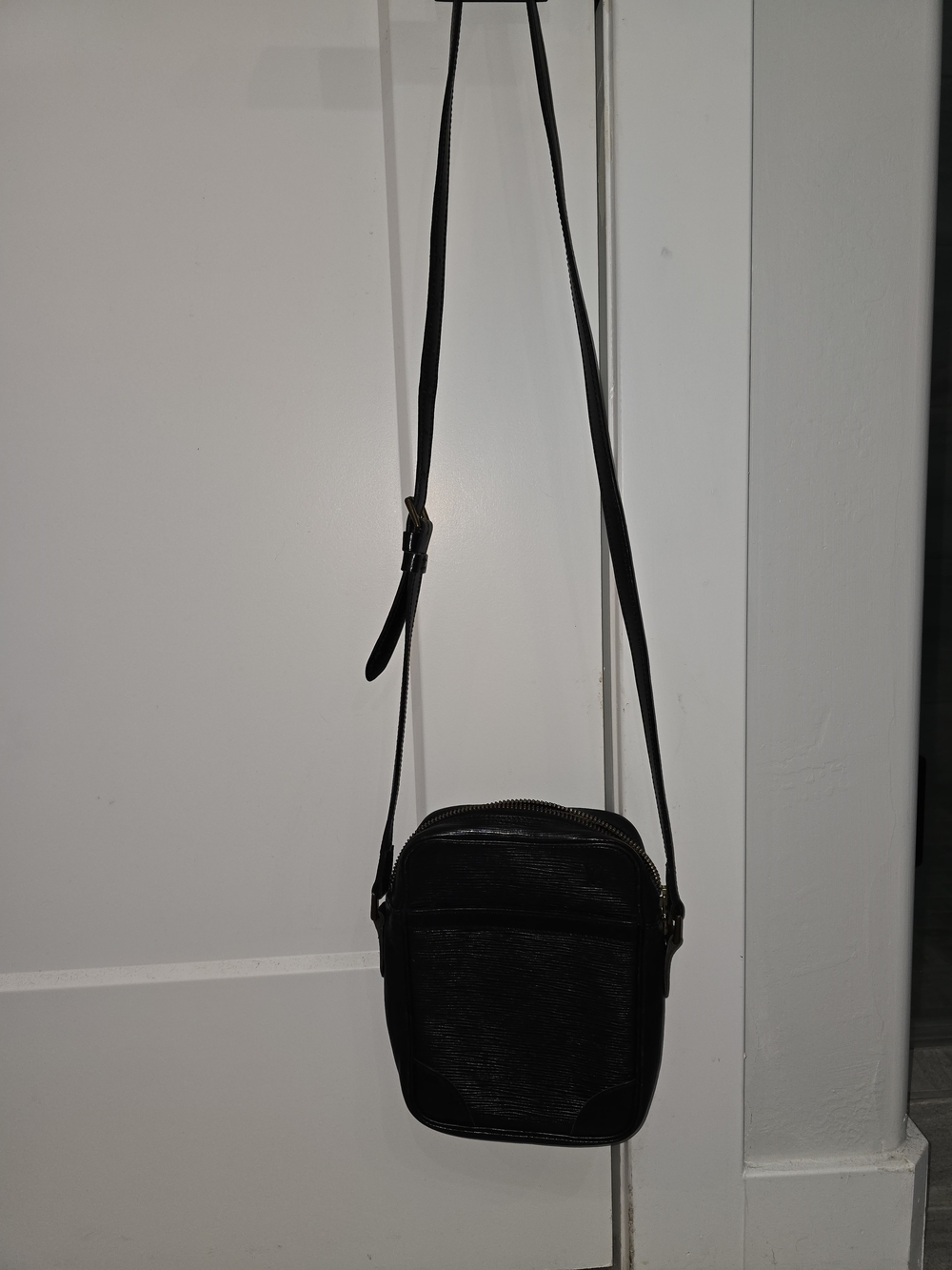 Vintage Louis Vuitton Black Epi Leather Danube Crossbody Bag - Picture 9 of 13